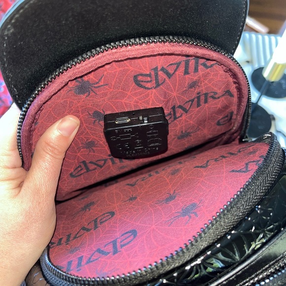 NWT! Loungefly “Elvira, Mistress of The Dark” Cosplay Light-up Mini Backpack - Picture 11 of 11
